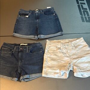 Levi’s size 27 Stylish Denim and Camo Women's Shorts Set
